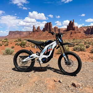 Motocicleta Eléctrica Surron Light Bee X, Doble Propósito, Todoterreno y Urbana, Precio de Distribuidor para Pedidos al por Mayor - Product Image 1