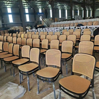 Chaise de salle à manger moderne en plastique polypropylène de haute qualité, chaise de Restaurant en plastique respirant et empilable