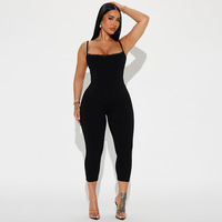 Ensemble 2 pièces d'été pour femme : haut caraco côtelé à nœud en dentelle et pantalon capri – Tenue décontractée