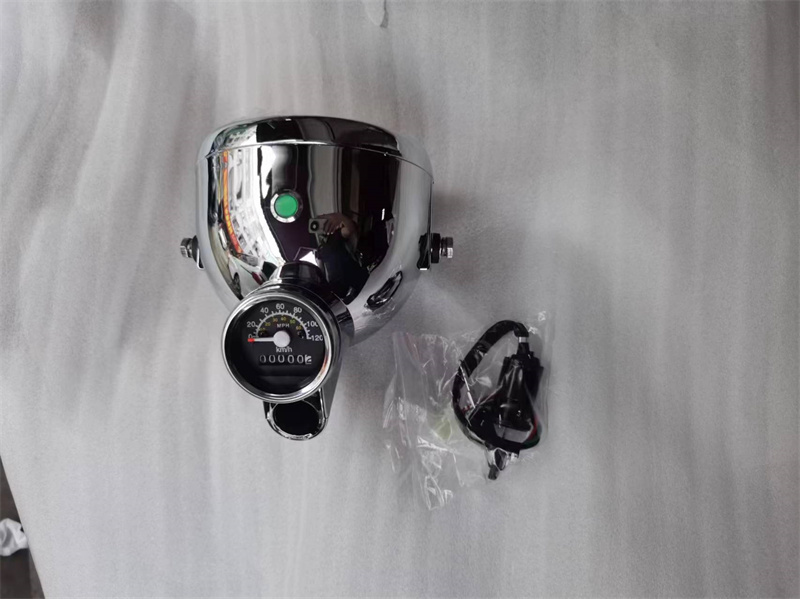 Single-eye chrome headlight + dash + lock