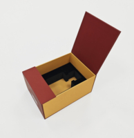 Boîtes d'emballage de parfum de luxe avec gaufrage carton rigide matériaux recyclés pour Oud & bois d'agar couleur et logo personnalisés