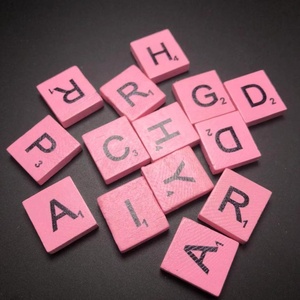 100 cái/bộ Bảng chữ cái màu hồng khối gỗ crabble thư gạch Câu Đố chữ gỗ từ A đến Z - Product Image 2