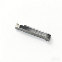 Plaque de fixation d'outillage en acier inoxydable usinée CNC, à dents dentelées, trous fraisé, fentes multi-découpes, pour pièces industrielles