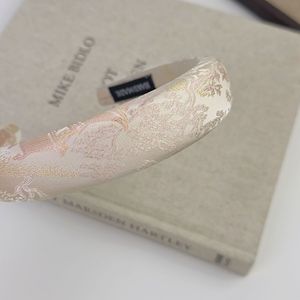 عصابة رأس إسفنجية ساتان مطرز على الطراز الصيني الجديد للنساء ربطة شعر من القماش المطبوع حديثًا - Product Image 3