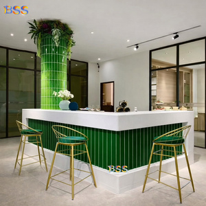 Barra de <span class=keywords><strong>Bar</strong></span> Moderna para Restaurante, Personalizada, de Corian Blanco y Azulejos de Cerámica Verde, en Forma de L, para Clubes Comerciales, Eventos, Cafeterías, Hoteles - Product Image 1