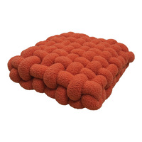 Vente en gros de coussin en peau d'agneau coussin de chaise en tricot carré coussin de siège arrière en peluche couleur pure style simple