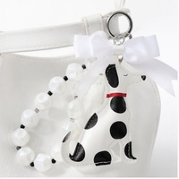 Porte-clés en cuir chien Dalmatien mignon avec chaîne de perles et breloque nœud blanc pour sac à main