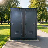 Toilettes portables d'extérieur pour entreprises de location, entièrement équipées avec un ensemble complet d'accessoires intérieurs, prêtes à l'emploi immédiat, livraison incluse