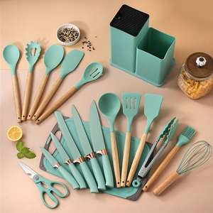 Manjia - Juego de utensilios de <span class=keywords><strong>cocina</strong></span> de silicona de 19 piezas con mango de madera, tabla de cortar y cubo de almacenamiento, lo último en utensilios de <span class=keywords><strong>cocina</strong></span> - Product Image 6