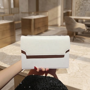 Sacs bandoulière classiques 2026 pour femmes – Petits sacs à main tendance, sacs à bandoulière chics à chaîne, sacs messager à rabat, sacs à main en cuir PU uni - Product Image 1
