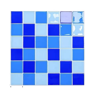 Mosaïque de verre pour piscine, mosaïque de verre utilisée pour le revêtement mural des piscines paysagères, les hôtels, les clubs de golf et les carreaux de piscine.