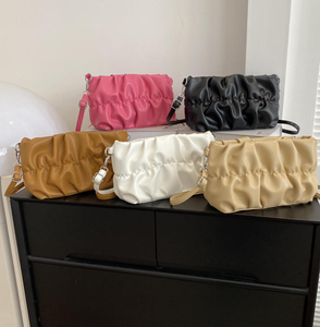 กระเป๋าสะพายข้างดีไซน์จีบแบบใหม่ กระเป๋าสะพายหนัง PU คุณภาพสูง กระเป๋าโท้ทผู้หญิงสีพื้นน่ารัก - Product Image 2