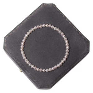 Mini bracelet élastique en perles d'eau douce naturelles de 3 à 4 mm, fabriqué à la main avec une beauté élégante - Product Image 2