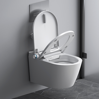 Toilettes intelligentes murales européennes avec bidet électrique intelligent et réservoir d'eau dissimulé, à sortie verticale (P-trap)