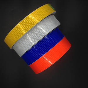 Tùy chỉnh <span class=keywords><strong>1</strong></span> cm PVC Băng phản chiếu cho xe tải an toàn khả năng hiển thị cao Micro lăng trụ dính có thể in băng phản chiếu - Product Image 3