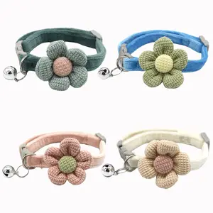 New Design Wholesale 4 Colors Dog Collar Pet Collar Charms Velvet Cat Collar with Flower