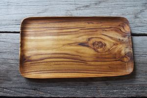 Ensemble de plateaux et de plateaux en bois naturel, fabriqués à la main à partir d'acacia et de bois de manguier, offrant une durabilité écologique pour servir les repas - Product Image 3