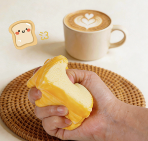 Jouet anti-stress en mousse PU à rebond lent, en forme de pain grillé au lait cru, avec logo personnalisé, pour cadeau promotionnel - Product Image 4