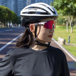 <span class=keywords><strong>Gafas</strong></span> <span class=keywords><strong>de</strong></span> <span class=keywords><strong>Ciclismo</strong></span> KAPVOE con 5 Lentes, <span class=keywords><strong>Gafas</strong></span> Deportivas TR90, Protección UV400, Antiviento, Antideslizantes, para <span class=keywords><strong>Ciclismo</strong></span> al Aire Libre - Product Image 2