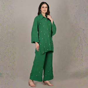 Collection exclusive de tenues pour femmes, ensemble 2 pièces en cordon vert avec perles et décorations en perles, le meilleur choix pour les fêtes - Product Image 1