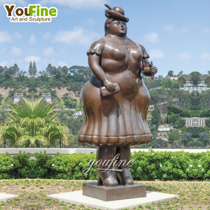 Sculpture de grande taille Femme allongée en bronze Botero pour rue piétonne - Product Image 4