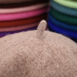 Elegante boina de lana estilo japonés vintage para mujer, versión coreana, boina gruesa multicolor natural para invierno - Product Image 4