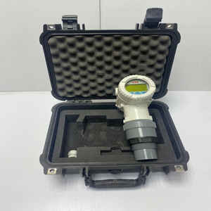 Medidor de Nivel Ultrasónico LST 300 LST300Y0C10U2A1L1H1L7TC1 con Estuche y PLC - Product Image 1