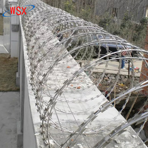 Nhà máy trực tiếp thép mạ kẽm dao cạo dây thép gai cuộn dây concertina dây an ninh cao hàng rào Vật liệu ngoài trời chu vi - Product Image 1