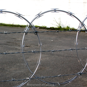 Alambre de Púas de Acero Inoxidable Galvanizado Resistente, Tipo <span class=keywords><strong>Concertina</strong></span> Espiral, Diámetro de Bobina de 1250 <span class=keywords><strong>mm</strong></span> - Product Image 2