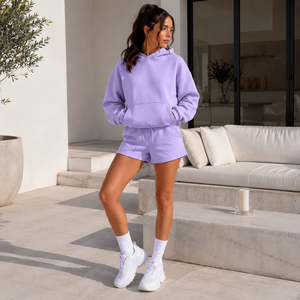 Conjunto de Dos Piezas de Ropa Casual para Mujer Otoño Invierno con Logotipo Personalizado, Sudadera con Capucha, Pantalones Cortos Deportivos, Tejido Sólido Irregular - Product Image 3