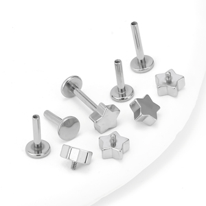 303 स्टेनलेस स्टील स्टार के आकार के कान स्टड m0.9/1.0 थ्रेडेड भेदी गहने व्यक्तिगत पंंक शैली इयररिंग्स - Product Image 4