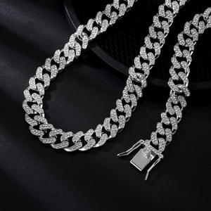 Collar de Cadena Cubana de 13mm con Diamantes Completos Estilo Hip Hop Punk al por Mayor, Collar de Cadena Cubana Iced Out con Circonitas CZ para Hombres y Mujeres - Product Image 6