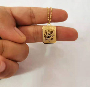 Collana con medaglione floreale personalizzato in acciaio inossidabile con simboli in rilievo incisi collana con ciondolo rettangolo <span class=keywords><strong>fiore</strong></span> rosa - Product Image 6