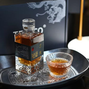 <span class=keywords><strong>Base</strong></span> <span class=keywords><strong>de</strong></span> montagne personnalisée bouteilles <span class=keywords><strong>de</strong></span> vin transparentes mini 250ml 500ml brandy rhum liqueur vodka <span class=keywords><strong>gin</strong></span> whisky bouteille en verre 100ml - Product Image 1