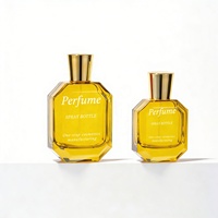 Flacon pulvérisateur de parfum en verre plat rouge, rose et bleu, de forme irrégulière, 50 ml et 100 ml, couleur personnalisée, fournisseur d'emballages de parfum modernes