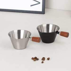 Taza Medidora de Espresso Italiana de Diseño Minimalista con Mango de Madera de Haya, Escala de Acero Inoxidable, Jarra Pequeña para Leche, Extracción de Líquidos para Café - Product Image 2