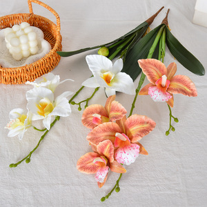 Orchidée artificielle Laixing Cattleya à branche unique en caoutchouc souple pour décoration de mariage, décoration intérieure et accessoires photo - Product Image 1