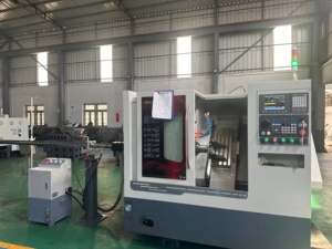 Centre d'usinage de haute précision, tour CNC 2 axes avec broche simple, commande FANUC/SYNTEC, porte-outils 8 postes, utilisation facile - Product Image 3
