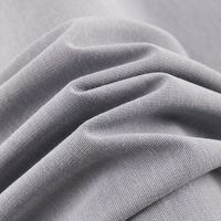 Tissu en polyester triacétate doux pour la peau, résistant aux plis, respirant, idéal pour les robes d'été, les t-shirts et les tenues décontractées