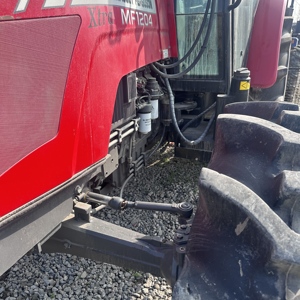 Tractor Agrícola <span class=keywords><strong>Massey</strong></span> <span class=keywords><strong>Ferguson</strong></span> 1204 de <span class=keywords><strong>Segunda</strong></span> <span class=keywords><strong>Mano</strong></span>, Tracción en las Cuatro Ruedas, Motor Diésel de 4 Cilindros, Personalizable, 90% Nuevo, Cabina Cerrada - Product Image 5