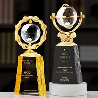 Pujiang prix en métal sur mesure trophée en cristal équipe créative concessionnaire plaqué or trophée de coopération commerciale forme de poignée de main