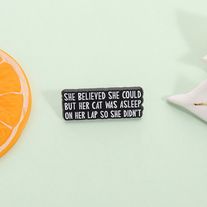 เธอเชื่อว่าเธอทำได้แต่แมวของเธอกำลังหลับอยู่บนตักของเธอดังนั้นเธอจึงไม่เคลือบเข็มกลัดคำพูดของแมวตลกเครื่องประดับป้ายปกเสื้อ - Product Image 2