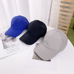 Nuevo Tipo de gorra de camión de algodón sólido informal para mujeres y hombres, gorra de béisbol de verano en blanco y negro, gorra Snapback de malla fresca para papá - Product Image 2