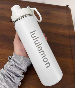 Nouvelle Offre 2026 : Gourde Sportive Isotherme Lululemons Sip en Acier Inoxydable à Double Paroi, Sans BPA, 24oz et 32oz, Idéale pour l'Extérieur - Product Image 4