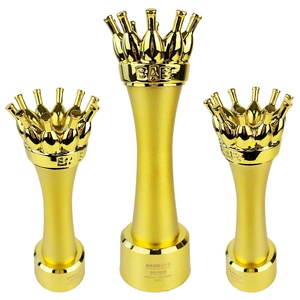 Trophée <span class=keywords><strong>de</strong></span> <span class=keywords><strong>victoire</strong></span> du trophée du champion <span class=keywords><strong>de</strong></span> <span class=keywords><strong>la</strong></span> couronne royale plaqué or personnalisé pour <span class=keywords><strong>les</strong></span> événements d'entreprise Coupe commémorative du championnat gravée au laser - Product Image 4