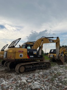 Excavatrice hydraulique sur chenilles longues CAT 320D2L d'occasion, excavatrice de construction de 20 tonnes - Product Image 1