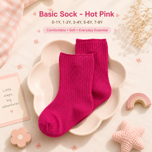 Chaussettes douces rose vif pour bébés, offrant un confort léger, un tissu respirant, une élasticité flexible et un ajustement sûr pour un usage quotidien. - Product Image 6
