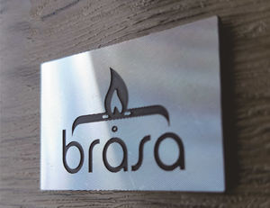 맞춤형 로고 각인 실버 브러시드 CD 패턴 금속 알루미늄 간판 공장 공급 패션 금속 스피커 명판 - Product Image 1