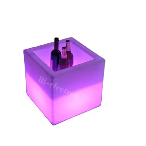 Rechargeable Lueur en plastique Cube LED Seau à Glace