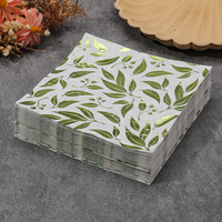 Serviettes de table colorées jetables absorbantes en papier Airlaid 2 plis en pâte de bois vierge, imprimées en sérigraphie, pliées, pour sacs